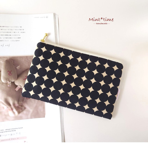 ⑦ポケット3つ フラットポーチ バッグに入れておくと便利な 通帳 印鑑