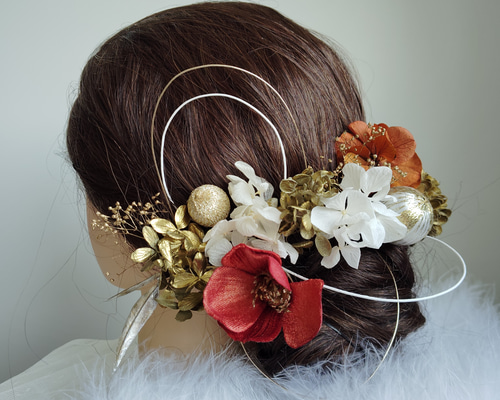 和装髪飾り　白椿✕橙アレンジ　ヘアアクセサリー 花凛＿＿橙椿の髪飾り 椿 つばき ツバキ 卒業式 成人式 結婚式 髪飾り