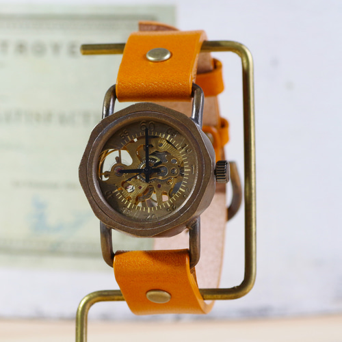 機械-手巻き式 腕時計 アンティークデザインと精巧な歯車の動きが