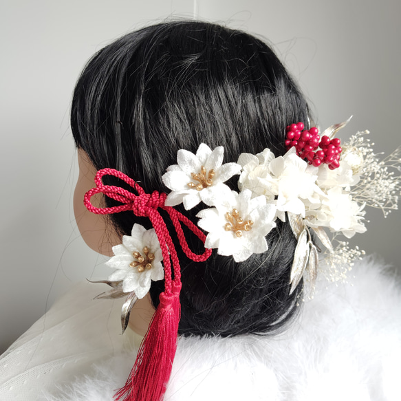 Sakura様 髪飾り 瑞桜＿＿白桜と南天の髪飾り さくら サクラ 紅白 卒業式 成人式 結婚式