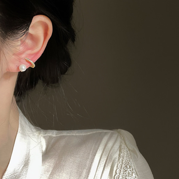 耳環無穿孔耳環流行無痛珍珠珍珠白色金色矽膠套螺旋耳環優雅 第18張的照片