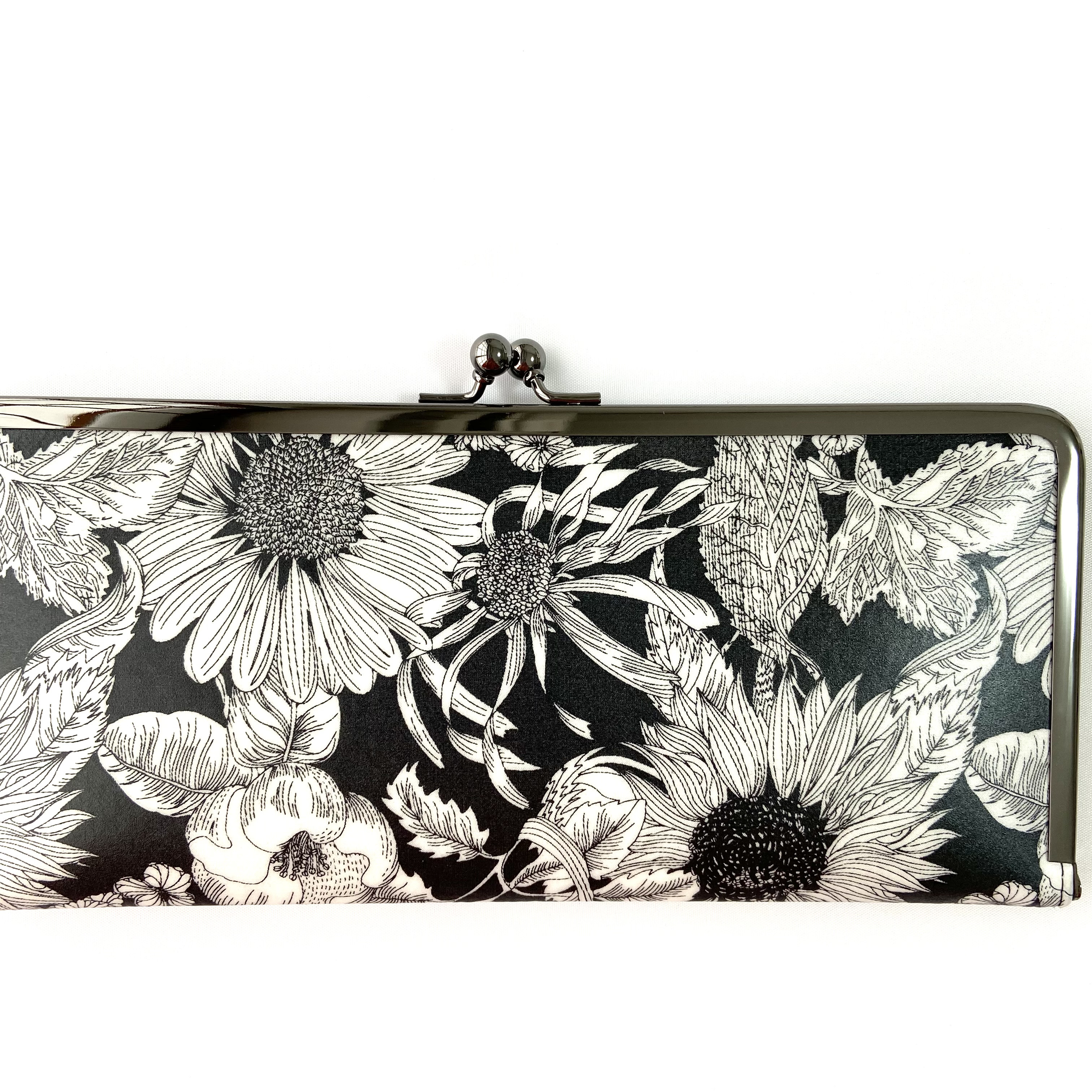 ＊ラミネート＊ がま口長財布 スリム スイム・ダンクレア ブラック リバティプリント使用 5,015円