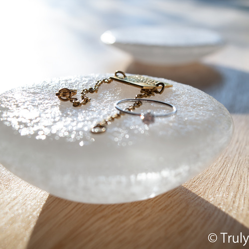 透明ガラスのアクセサリートレイ -「 KAZEの肌 」○ 28cm ○ アプリコット