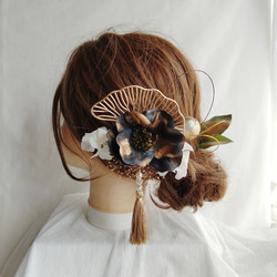 黒とブロンズゴールドの椿の和装髪飾り 卒業式髪飾り 成人式髪飾り