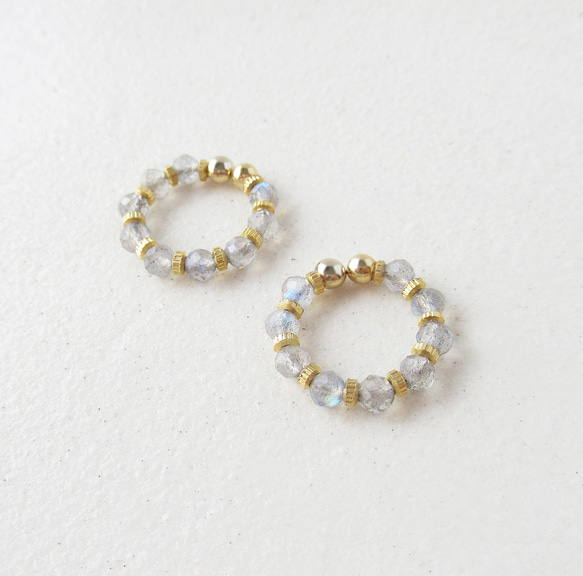 Labradorite and metal beads, tiny hoop earrings 夾式耳環 第3張的照片