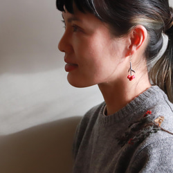 ito hana pierce/earrings(red×gray・片耳) 2枚目の画像