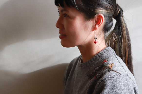 ito hana pierce/earrings(red×gray・片耳) 2枚目の画像