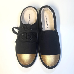 黑色大絲帶和金色鞋頭一腳蹬運動鞋（22.5 公分-25.0 公分） 第7張的照片