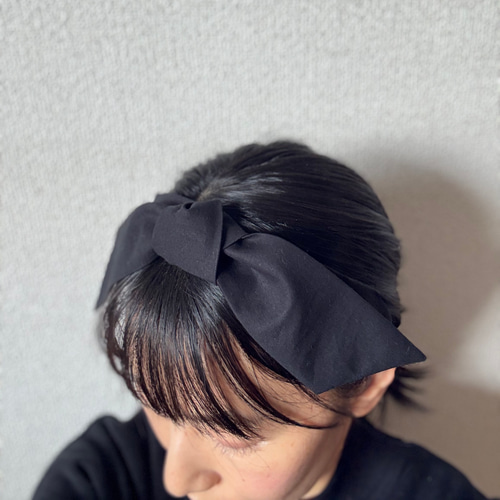 リボンカチューシャ（黒・長めのリボン） chika 黒 卒業式 卒園式