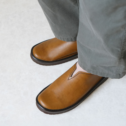 足に優しい特許製法！ メンズ Vカットスリッポン (VIVIO) 日本製 国産