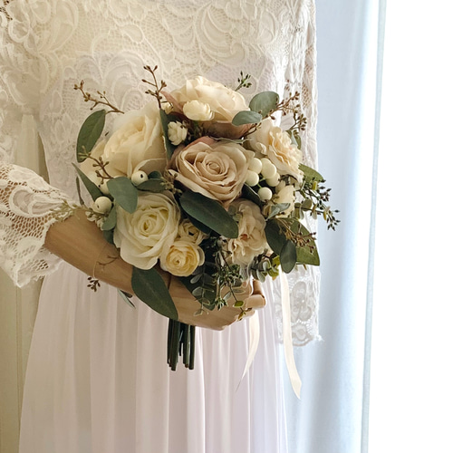 アンティークカラーのクラッチブーケ　ブライダルブーケ アンティークカラーのクラッチブーケ(ブートニア付き)|ウェディング
