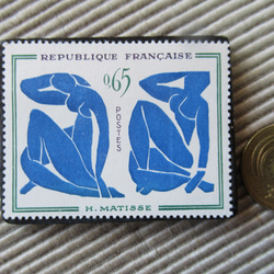 フランス　美術マチス「-青い裸婦」切手ブローチ　2854 3枚目の画像