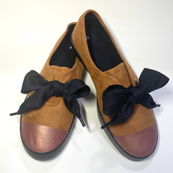 大黑絲帶一腳蹬運動鞋（駝色 x 古銅色）22.5cm~25.0cm 麂皮款式 第3張的照片