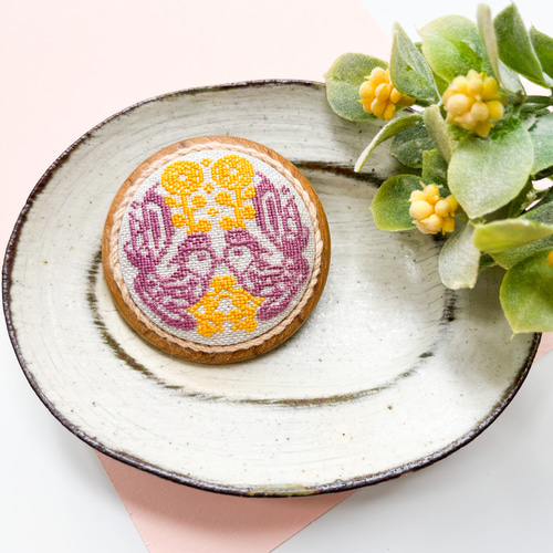 ❁hAnafany❁(専用)58mm くるみボタン 鳥刺繍 ブローチ その他