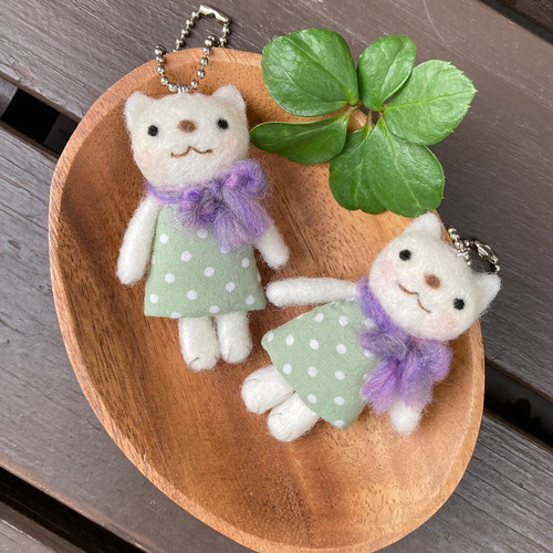 おしゃれ大好き猫 羊毛フエルトキーホルダー 羊毛フェルト monaka 通販