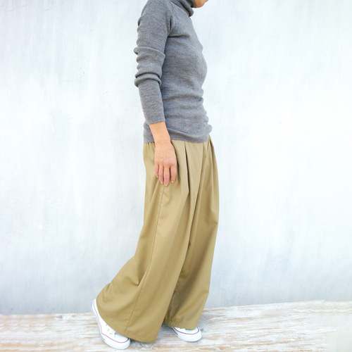 Kolor 製品染めチノクロス ワイドパンツ 1タック パンツ Kolor 製品染めチノクロス ワイドパンツ 1タック パンツ Kolor 製品