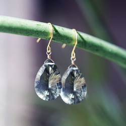 サーペンティン（リーフカービング）と天然石（ペリドット・スぺサル