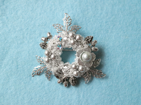 雪夜*胸針奧地利水晶玻璃珍珠葉花松果橡實花環銀銀灰灰 第1張的照片