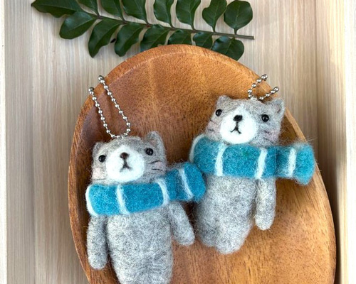 マフラー猫さん 羊毛フエルトキーホルダー 羊毛フェルト monaka 通販