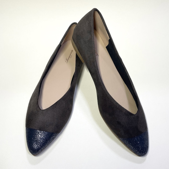 Petanko Rakuchin  1cm 鞋跟雙色高跟鞋 (棕灰色 x 黑色 Lame) 21.5cm〜26.0cm 第1張的照片