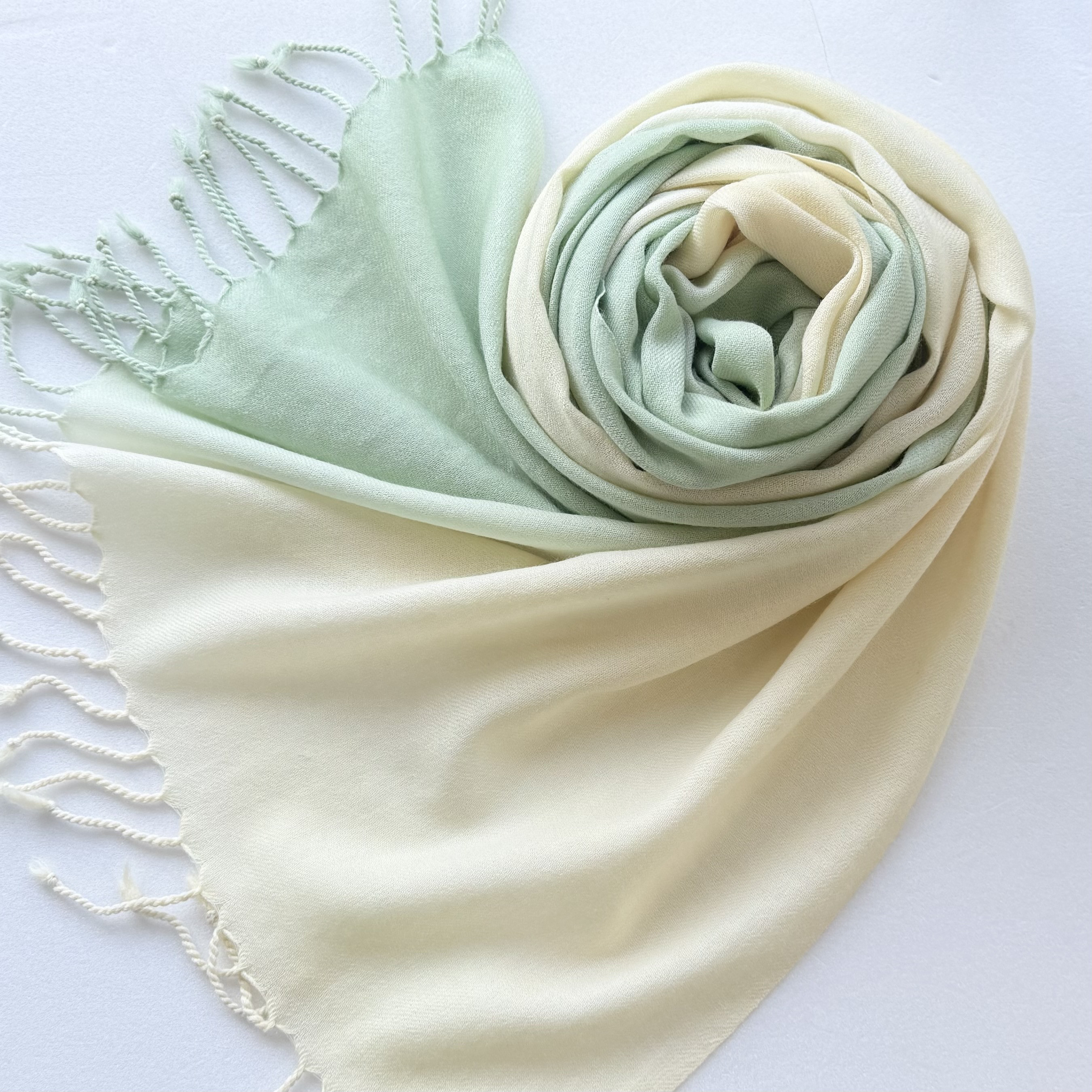 贅沢なウール＊蜂蜜色×薄萌黄色＊ストール