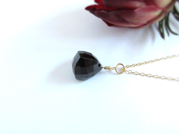 [八月生日石] 10mm 漂亮的“黑色尖晶石” trillant 14kgf 項鍊 第11張的照片