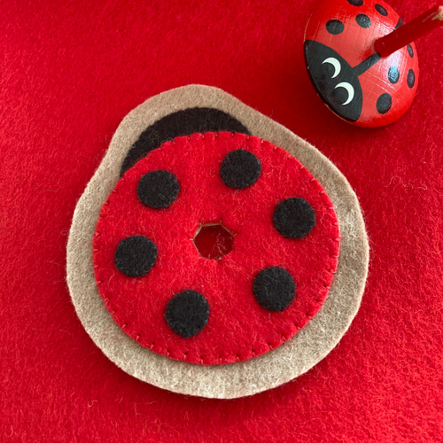 学びのてんとう虫ひも通し、知育玩具、モンテッソーリ、幼児教育