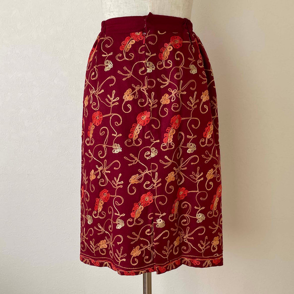 華やかなカシミール刺繍のスカート 赤茶 セミタイト S 3枚目の画像