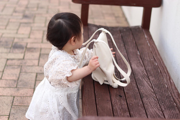 すくすくベビーリュック クーシュドゥベベ 生成り はじめてのリュック 1歳誕生日　一升餅　出産お祝い 名入れ おしゃれ 7枚目の画像