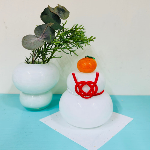 一輪挿しになる!! 2way！花咲く琉球ガラスの鏡餅・白餅タイプ 鏡餅