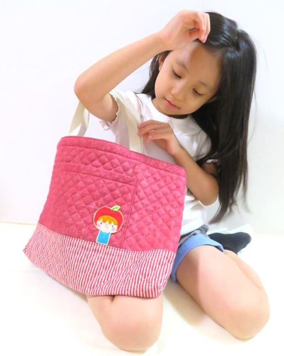 入園・入学準備に＊りんごの大きいフェルトワッペン　名入れ＊おしゃれで可愛い刺繍アップリケ♪お名前ワッペン　ブローチにも 人気・おすすめ｜安定人気・収納便利におすすめ 丁寧対応 配送追跡可 人気ランキング上位