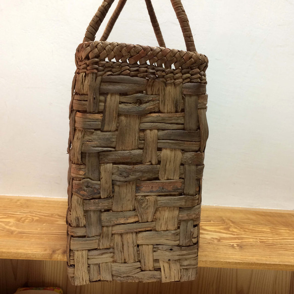 ぶどうつるbag 3　　         山葡萄のつる（皮）で編んだバッグ 16枚目の画像