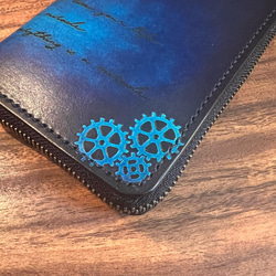 歯車デザインの財布 / 革の手染め　ブルー（青+紺） 10枚目の画像