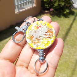ワケありな逸品』レジンアクセサリー 訳あり 伸びる猫 しまえなが