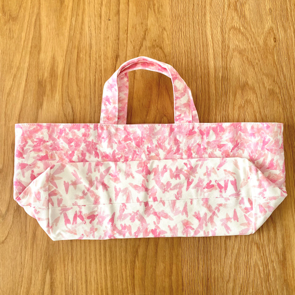 “櫻花花瓣圖案”橫式長帆布手提袋 第2張的照片