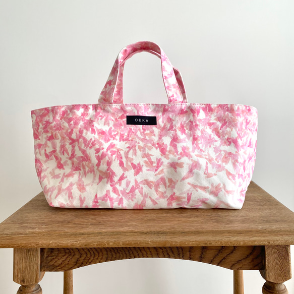 “櫻花花瓣圖案”橫式長帆布手提袋 第5張的照片