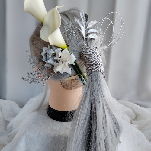 カラーの花とシルバーの組紐の髪飾り ポニーテール タイトポニー