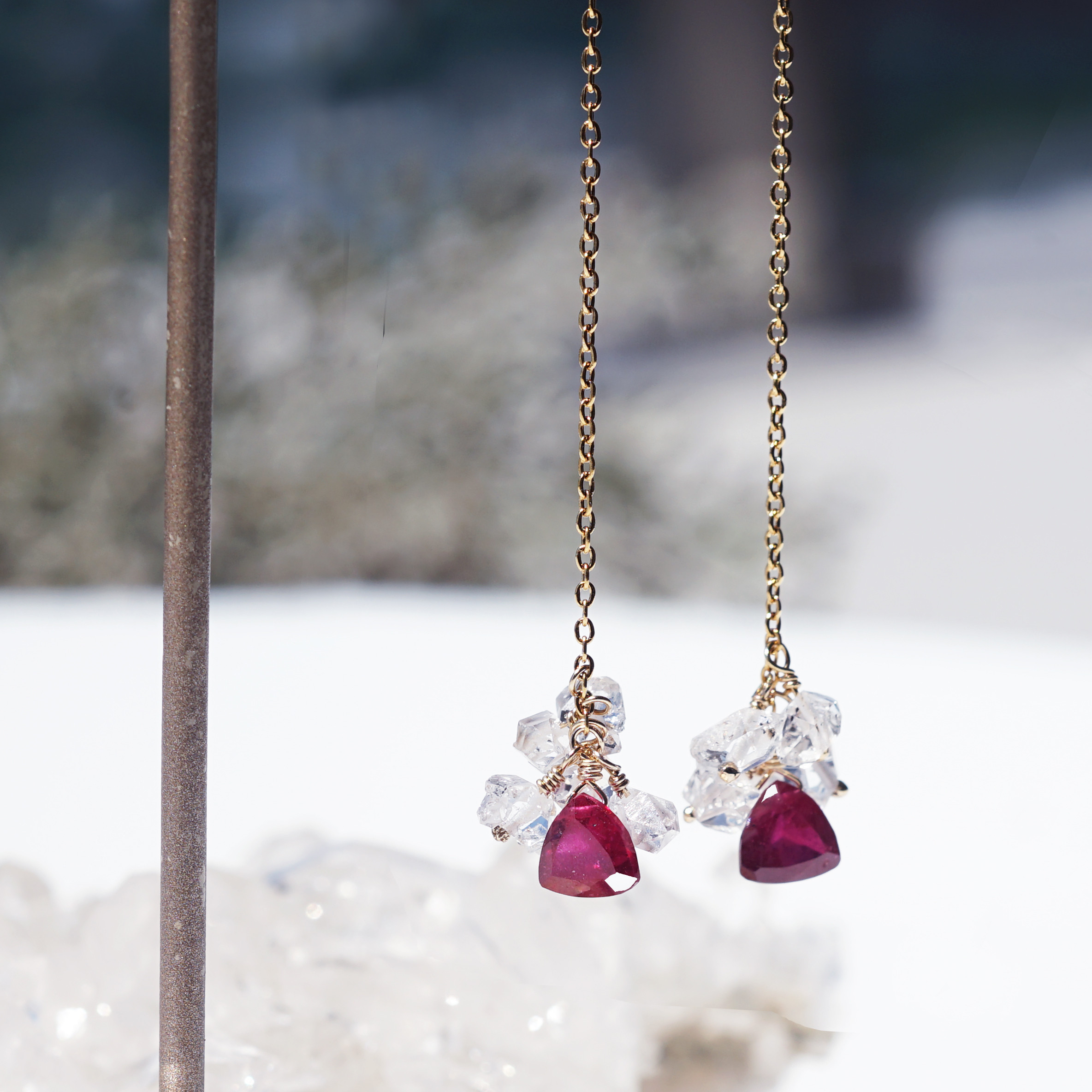 トリリアントカットルビーとハーキマーダイヤモンドのサージカルステンレスピアス　～Bougainvillea 8,625円