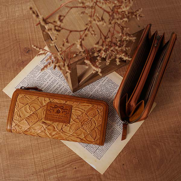 【3日以内発送】 編み込みメッシュレザーのＬ字ファスナー長財布　キャメル　フラワーメッシュ　MJ0998 12,045円