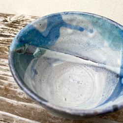 藁灰釉と青釉の流れ　スープカップ 5枚目の画像