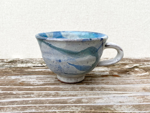 藁灰釉と青釉の流れ　スープカップ 2枚目の画像