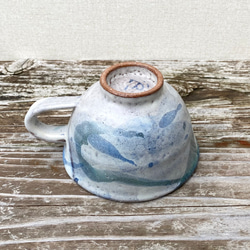 藁灰釉と青釉の流れ　スープカップ 9枚目の画像