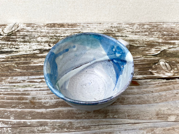 藁灰釉と青釉の流れ　スープカップ 8枚目の画像