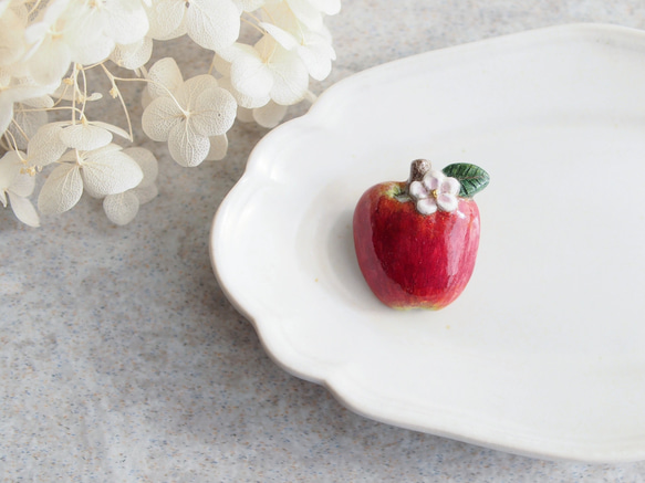 ひめりんごの思い出ブローチ ブローチ Kiraraca｜夏季休業 通販