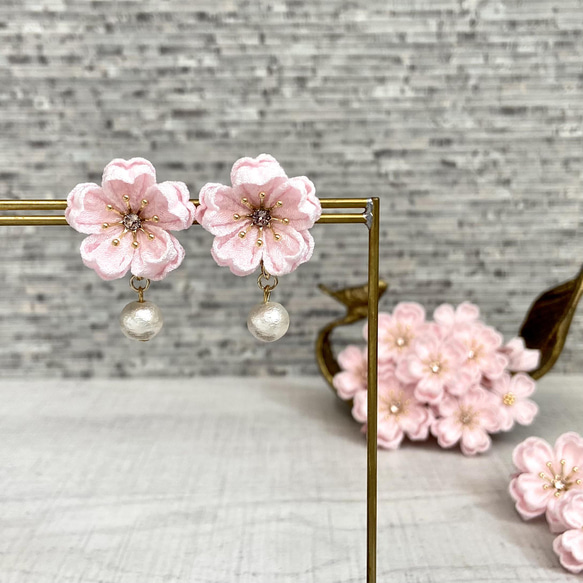 つまみ細工 桜のコットンパールゆらゆらイヤリング＆ピアス 桜ピンク