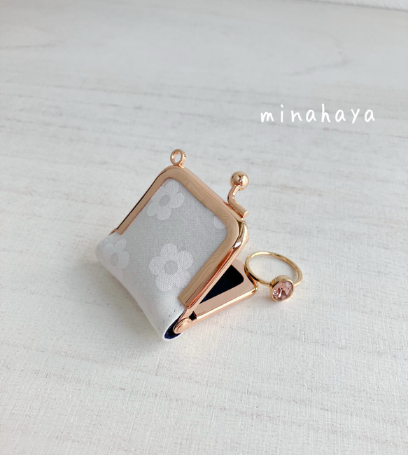 アクセサリーケース ミニがま口(白いお花) がま口 minahaya 通販
