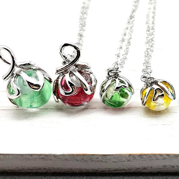 Diffuser Necklace Sweetheart Petite Bonbon Art Glass 1枚目の画像