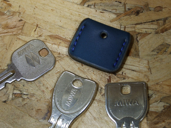 青いキーカバー　青ステッチ 10枚目の画像