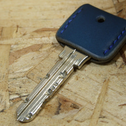 青いキーカバー　青ステッチ 8枚目の画像