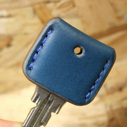 青いキーカバー　青ステッチ 5枚目の画像